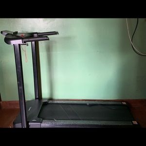 I am selling A Merax Threadmill